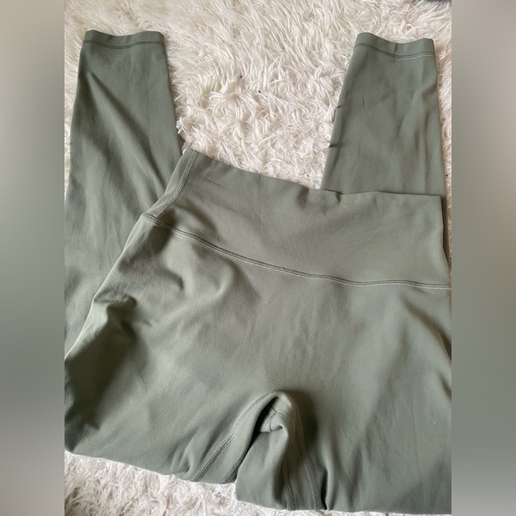 Aritzia Golden BUTTER Infinite Hi-Rise Legging - Picture 2 of 8